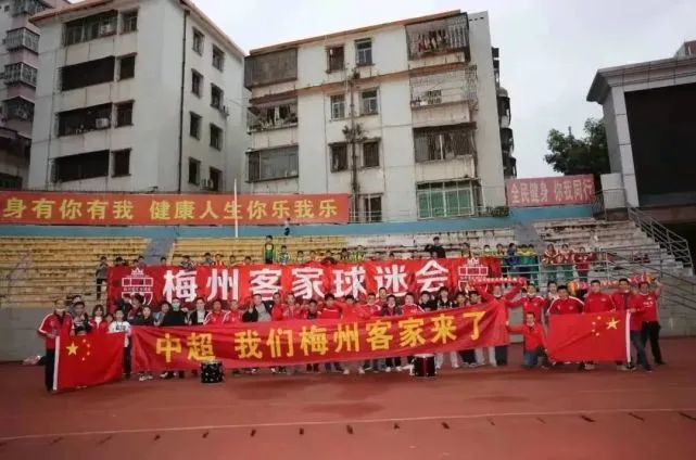 女m被s玩胸虐乳哭着求饶