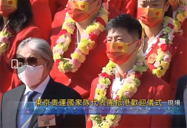 美女的胸18岁以下禁止看